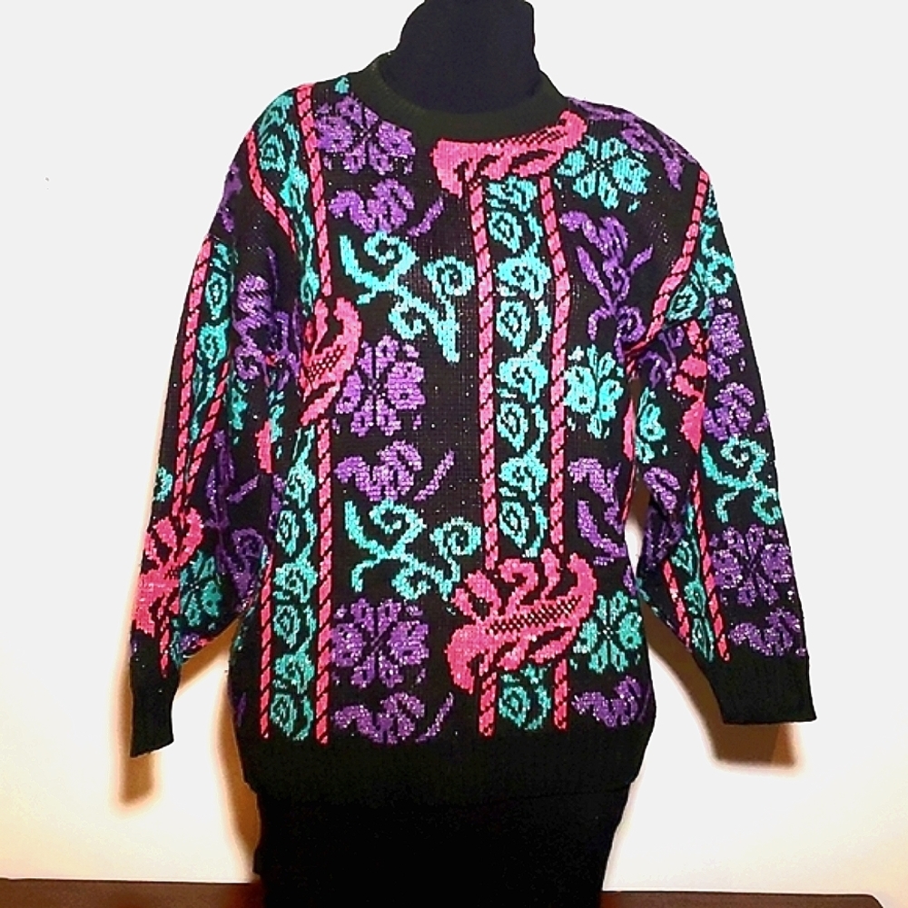 4/$20 Vintage sweater circa 90's